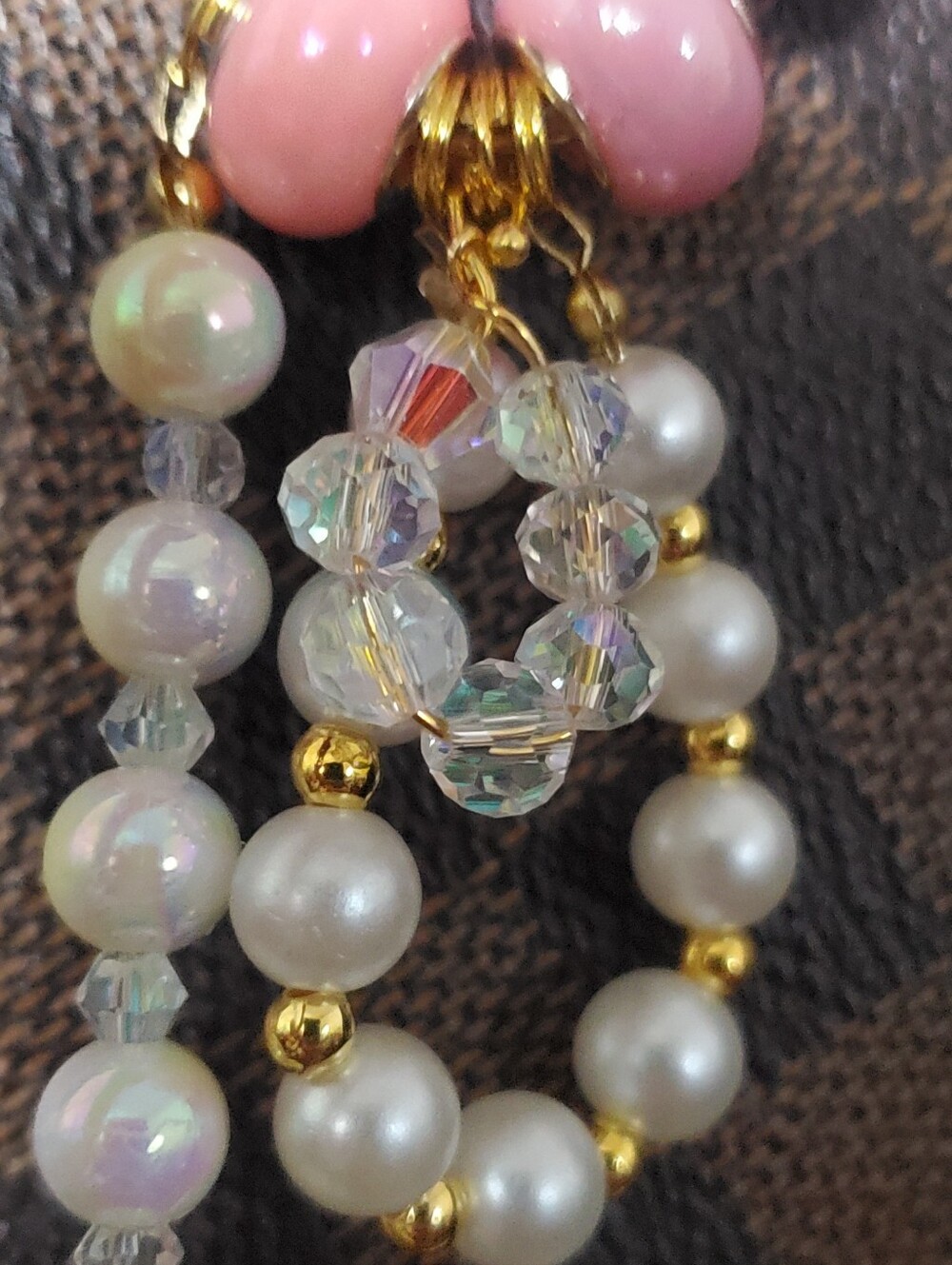 💐Sale 2/$30 - Pink Glass Bead and Pearl Carabiner Charm  - Gold Accents - Picture 5 of 6